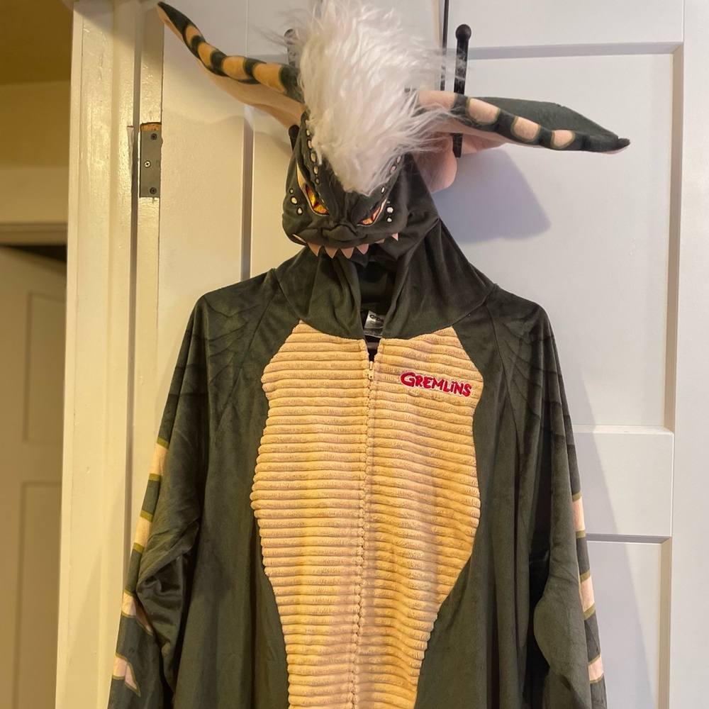 Gremlins Hooded Plush Jumpsuit Zip up Costume from Spirit Halloween Fall - Picture 9 of 10